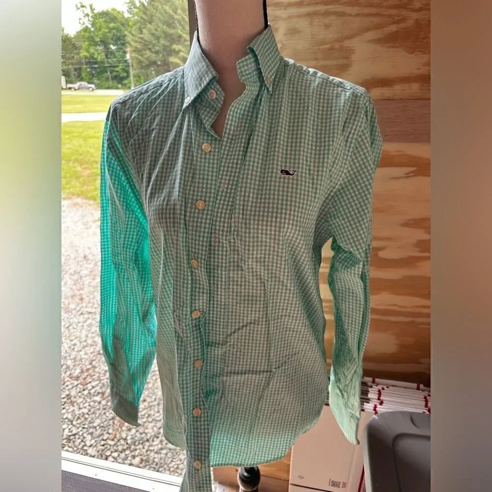 Vineyard vines Button down shirt
